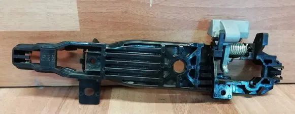 Mazda 6 Rear door exterior handle/bracket 