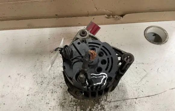 Volkswagen Golf IV Generator/alternator C38903023R 2542245C 037277