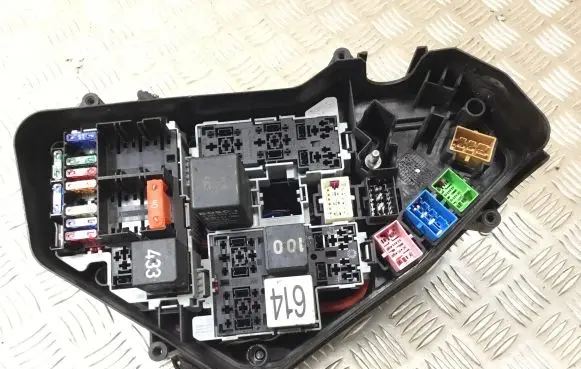 Porsche Cayenne (92A) Fuse module 7L0937503D 7L0937559