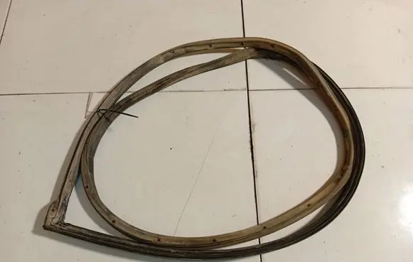 Mazda 323 Engine compartment rubber 