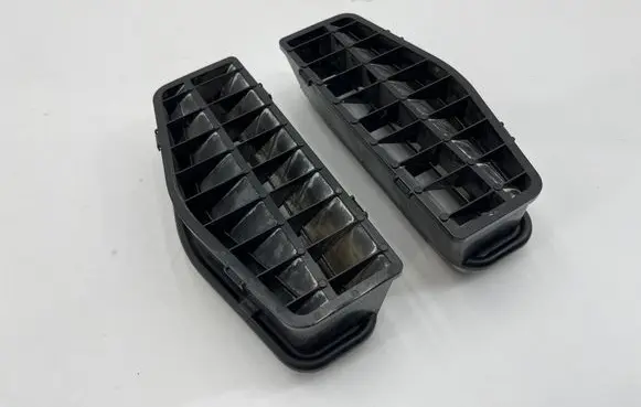 Jaguar XK8 - XKR Quarter panel pressure vent 