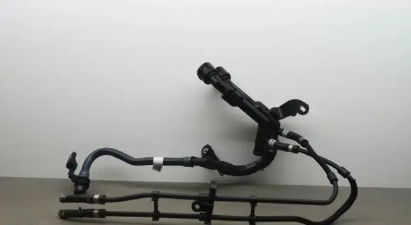 Audi A4 S4 B9 Engine coolant pipe/hose 8W0145670B 04L122157AC
