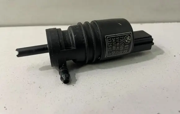 BMW 3 F30 F35 F31 Windscreen/windshield washer pump 7302589