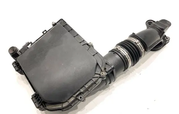 Mercedes-Benz C W205 Air filter box