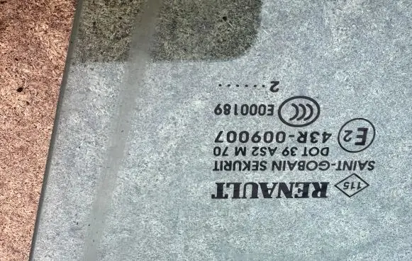 Renault Zoe Front door window glass four-door 43r009007