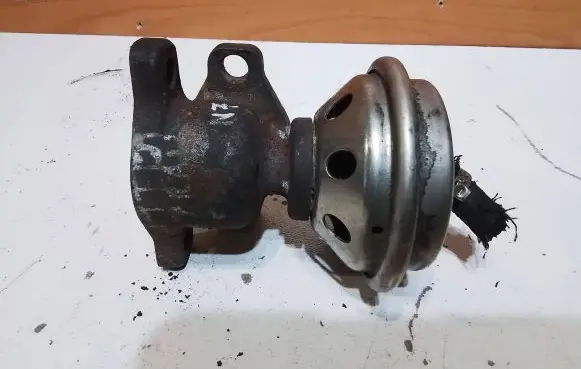 Audi A6 S6 C5 4B EGR valve 028131001