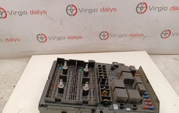 Chrysler Voyager Fuse box set P04707996af