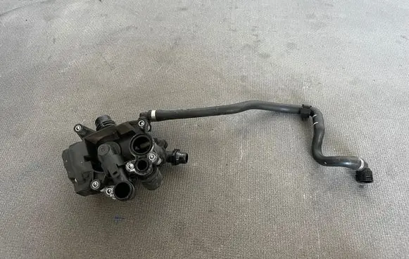 BMW 1 F20 F21 Thermostat/thermostat housing 7644811 14290413 1153