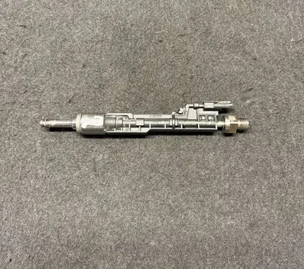 BMW 4 F32 F33 Fuel injector 7639994
