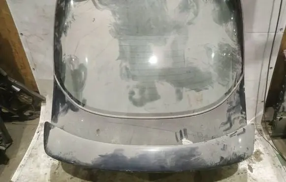Mitsubishi Carisma Tailgate/trunk/boot lid PILKAS