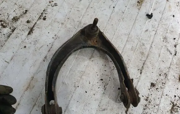 Lexus IS 220D-250-350 Front lower control arm/wishbone NOCODE