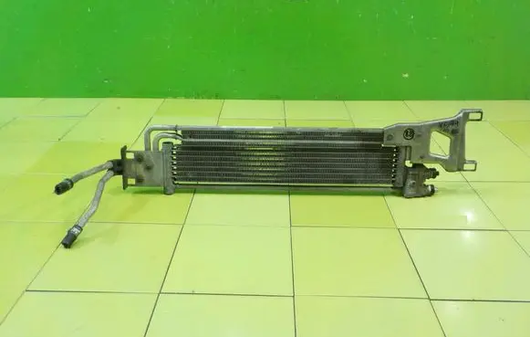 Mercedes-Benz E C207 W207 Engine oil radiator A2045001001 XP179
