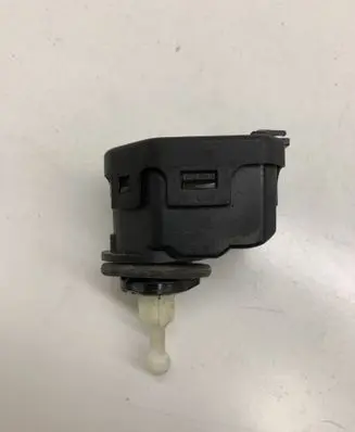 Headlight level adjustment motor
