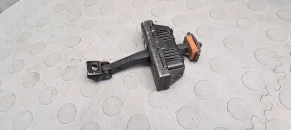 BMW 1 E82 E88 Front door check strap stopper 7164623