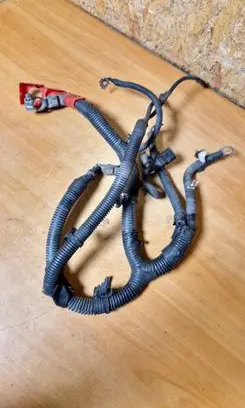 KIA Sorento Positive cable (battery) 372403E011