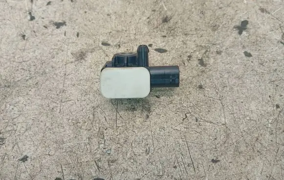 Mercedes-Benz GL X166 Airbag deployment crash/impact sensor A1668210151 56054085AA