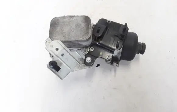 Volvo V60 Oil filter mounting bracket 30777914