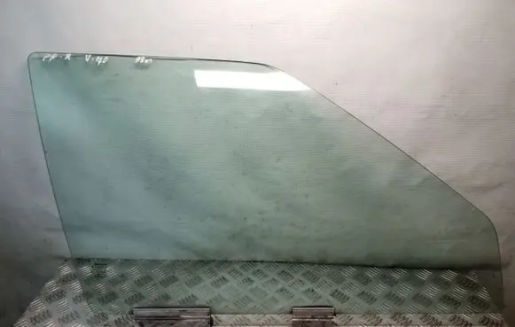 Volvo S70 V70 V70 XC Front door window glass four-door