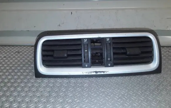 Dash center air vent grill