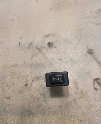 Mitsubishi Pajero Windscreen/window heater switch 