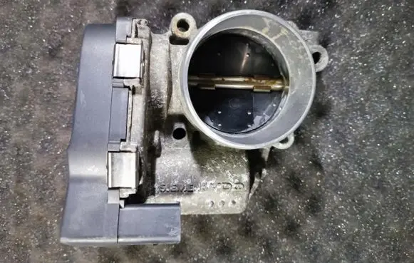 Audi A4 S4 B8 8K Throttle body valve 06F133062F