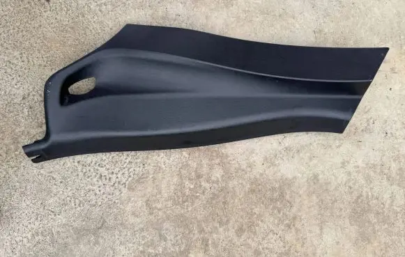 BMW X1 F48 F49 (C) pillar trim 51437326835 7326835