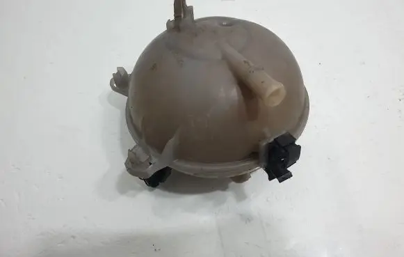 Seat Leon (5F) Coolant expansion tank/reservoir 5Q0121407A