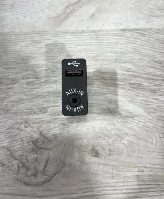 BMW 3 F30 F35 F31 AUX in-socket connector 9229246