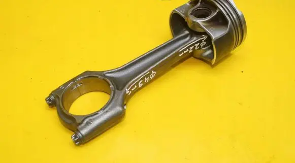 BMW 1 F20 F21 Piston with connecting rod