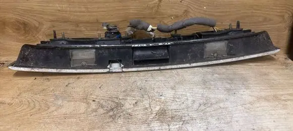 Volvo S70 V70 V70 XC Trunk door license plate light bar 09152705 567200001