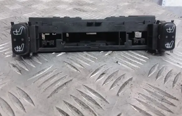 Mercedes-Benz E W210 Seat heating switch 2108200151