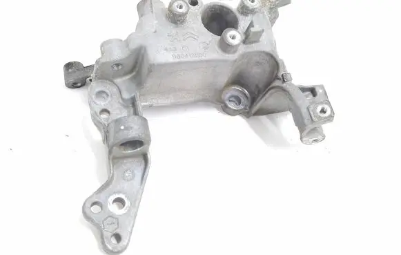 Peugeot 3008 II Engine mounting bracket 9804121180
