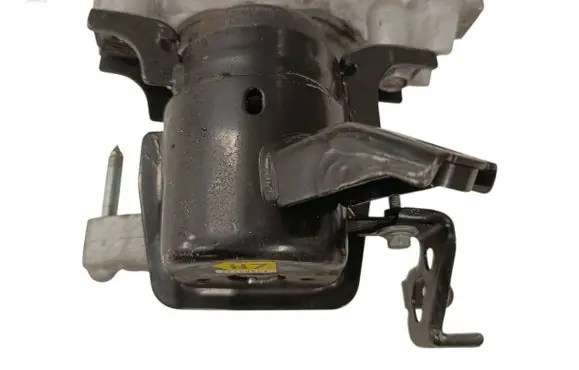 Lexus NX Engine mount bracket