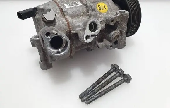 Volkswagen Tiguan Air conditioning (A/C) compressor (pump) 5Q0816803 447150