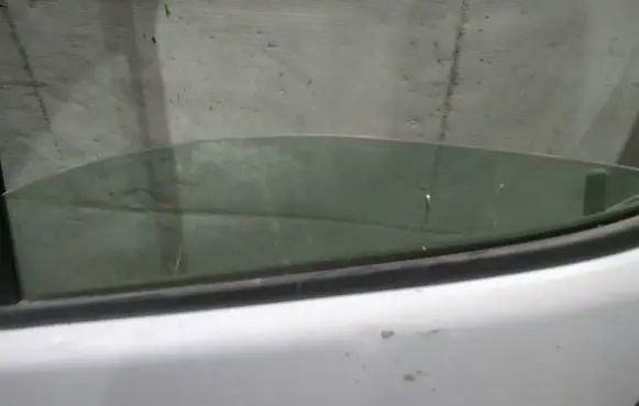 Renault Trafic II (X83) Front door window glass four-door AS2