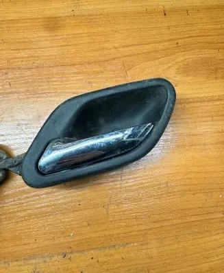 BMW 5 E39 Front door interior handle 8226049