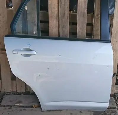 Nissan Tiida C11 Rear door