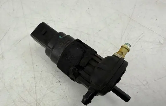 Audi A6 C7 Windscreen/windshield washer pump 8K9955647