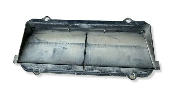 Nissan Juke I F15 Quarter panel pressure vent 8200213712