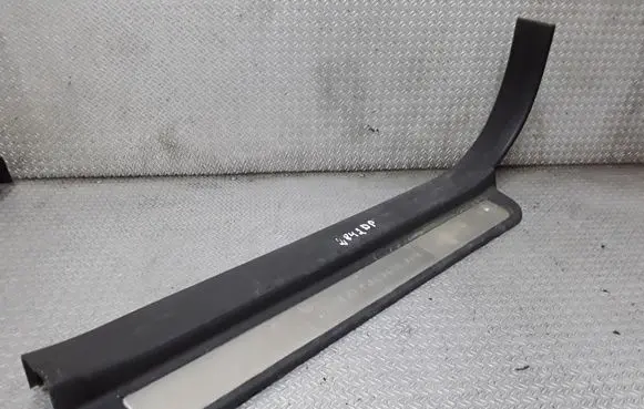 Hyundai Grandeur Front sill trim cover