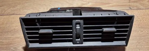 Mercedes-Benz C W202 Dash center air vent grill 2028300554