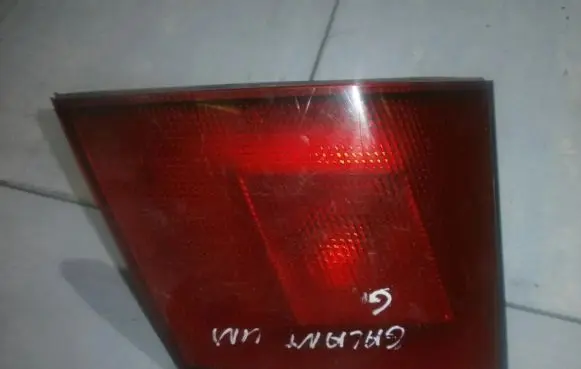 Mitsubishi Carisma Tailgate rear/tail lights 292001 mb9521
