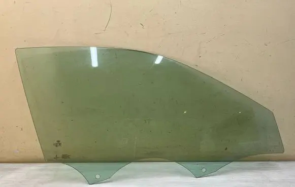 Audi Q2 - Rear door window glass E000137