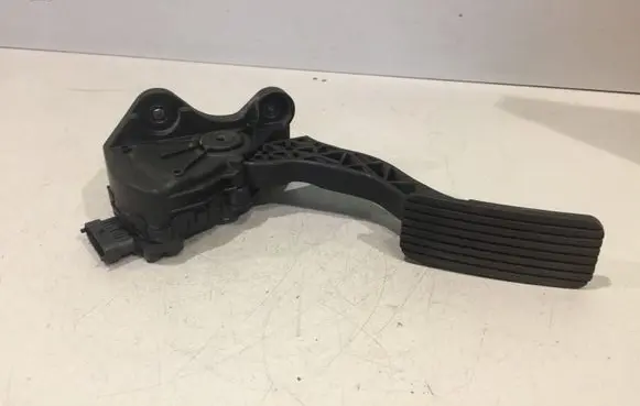Hyundai i30 Accelerator throttle pedal 070905J0332 32700XXXXX