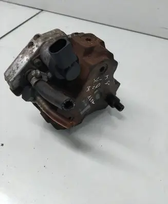 BMW X3 E83 Fuel injection high pressure pump 7798333 0445010146