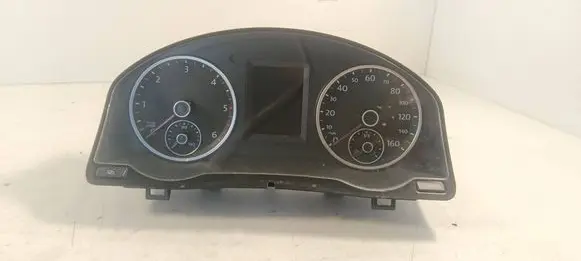 Volkswagen Tiguan Speedometer (instrument cluster) 5N0920982D