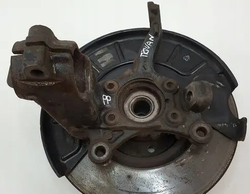 Volkswagen Tiguan Front wheel hub spindle knuckle