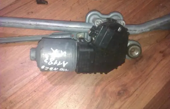 Ford Mondeo Mk III Wiper motor 0390241703