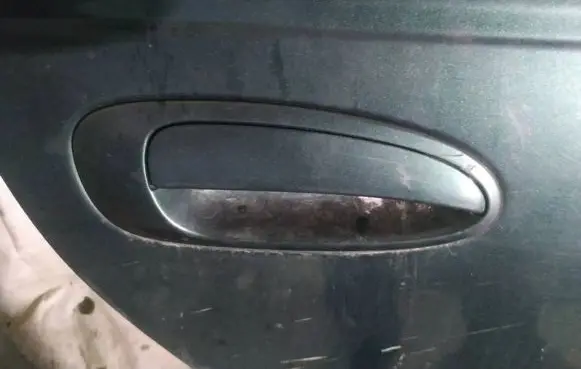 Toyota Avensis T220 Front door exterior handle