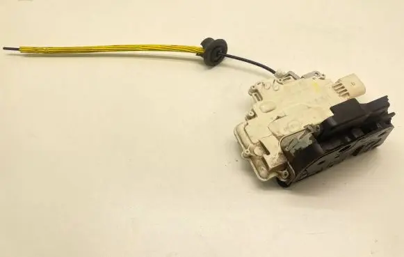 Audi A3 S3 A3 Sportback 8P Rear door lock 4F0839016